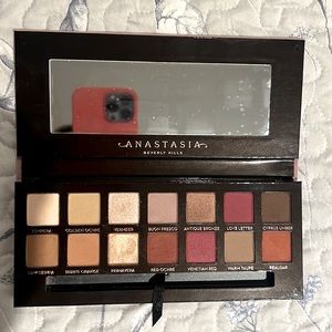 Modern Renaissance palette